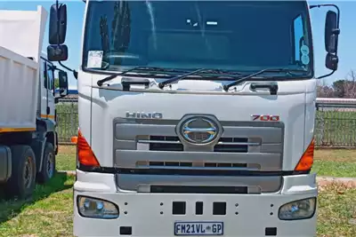 Hino Truck tractors Hino 700 2841 18000L WATER TANKER 2016 for sale by Country Wide Truck Sales | Truck & Trailer Marketplace