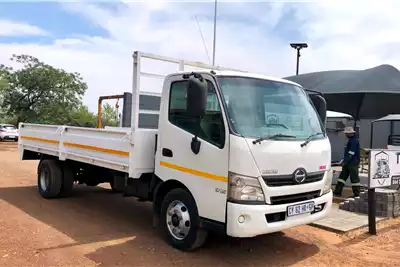 Hino Dropside trucks 2014 Hino 300 915 2014 for sale by Mahne Trading PTY LTD | AgriMag Marketplace