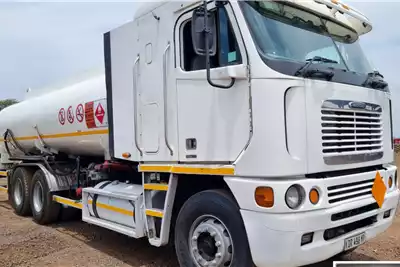 Freightliner Truck FREIGHTLINER ARGOSY CUMMINS 6X4 15000L FUEL TANKER 2004 for sale by WCT Auctions Pty Ltd  | Truck & Trailer Marketplace