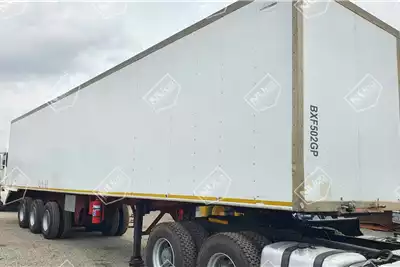 Henred Box trailer FRUEHAUF TRI AXLE 12M VOLUME BODY TRAILER 1993 for sale by Nuco Auctioneers | AgriMag Marketplace