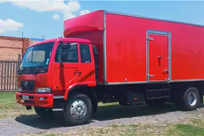 Nissan Box trucks NISSAN UD 90 VOLUME BIN TRUCK 2015 for sale by Country Wide Truck Sales | AgriMag Marketplace