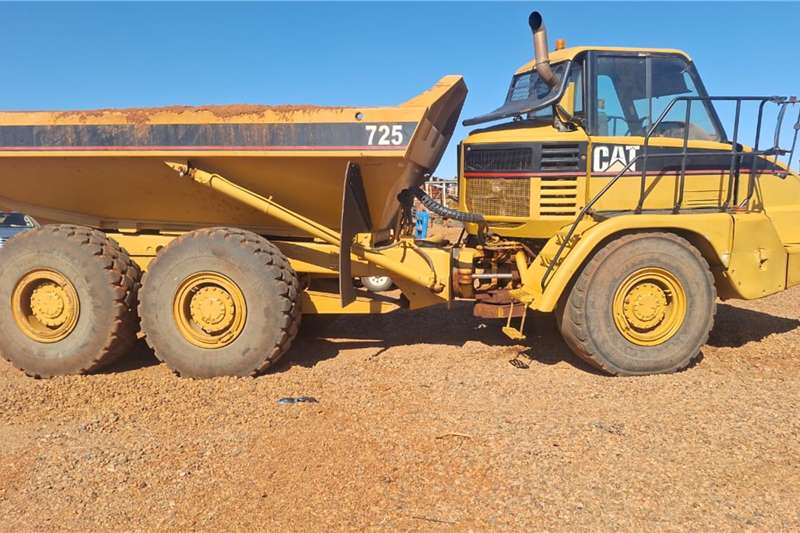 CAT Dumpers 725