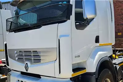 Renault Truck tractors Premium Lander 440, 6x4 2015 for sale by Manmar Truck And Trailer | AgriMag Marketplace