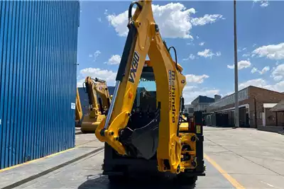 Mahindra TLBs VX90 Earthmaster 6in1 Multipurpose Bin 2024 for sale by BLC Plant Company | AgriMag Marketplace