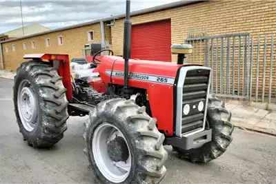 Massey Ferguson Tractors 4WD tractors Massey Ferguson 265 1986 for sale by Therons Voertuig | Truck & Trailer Marketplace