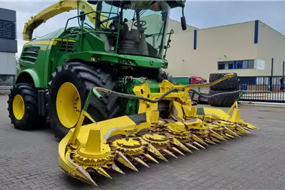 John Deere Harvesting equipment Forage harvesters John Deere 8600 2015 4x4 + Kemper 360 plus 2016 2015 for sale by Agramex SA | Truck & Trailer Marketplace