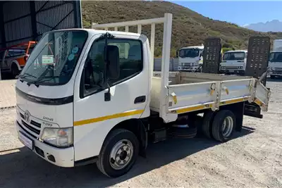 Dyna Dropside trucks 4093 2016 for sale by Frank Vos Truck Centre | Truck & Trailer Marketplace