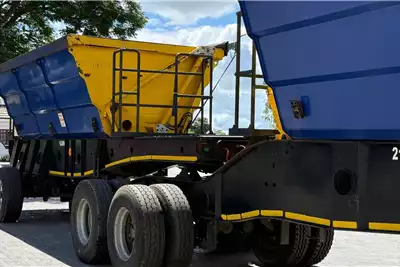 Afrit Side tipper 25 Cube Side Tipper Link 2014 for sale by Truck World | Truck & Trailer Marketplace