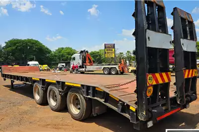 Lowbed trailers ROADHOG TRI AXLE SEMI STEPDECK LOWBED WITH RAMPS for sale by WCT Auctions Pty Ltd  | AgriMag Marketplace