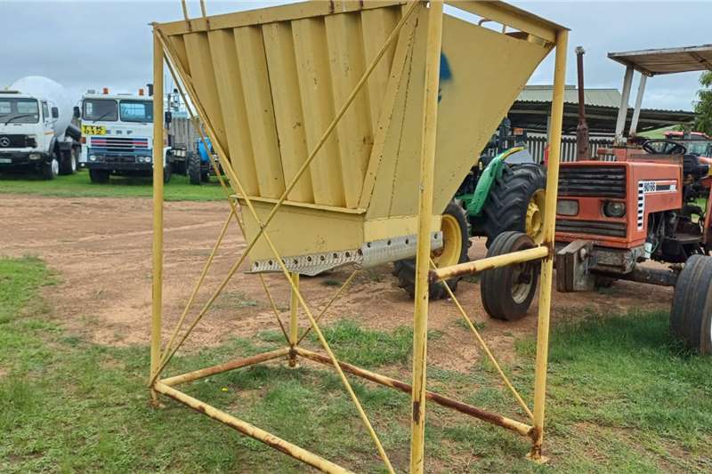 Material handling Hopper on Stand