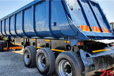 Afrit Trailers Sand sloper AFRIT 30 CUBE TRI AXLE SLOPER 2013 for sale by ZA Trucks and Trailers Sales | AgriMag Marketplace