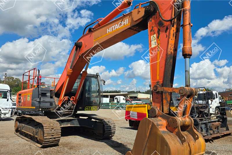 [make] Excavators in South Africa on AgriMag Marketplace