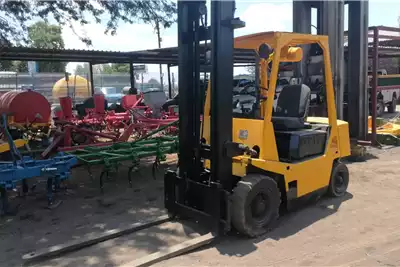 TCM Forklifts FD 20 Forklift 2005 for sale by Vincs se Dinge | AgriMag Marketplace