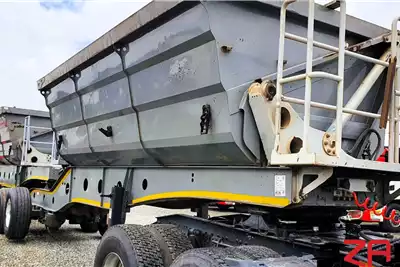 Afrit Side tipper AFRIT 25 CUBE SIDE TIPPER LINKS 2020 for sale by ZA Trucks and Trailers Sales | AgriMag Marketplace