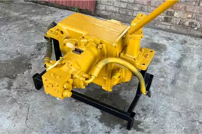 Machinery spares Hydraulic parts Komatsu JV100WA Roller Hydraulic Drive Motor for sale by Dirtworx | AgriMag Marketplace