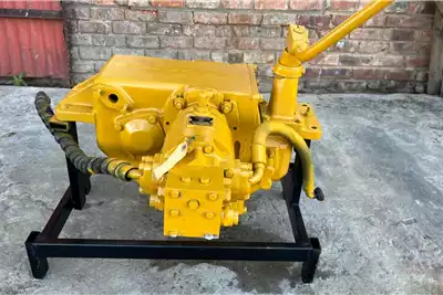 Machinery spares Hydraulic parts Komatsu JV100WA Roller Hydraulic Drive Motor for sale by Dirtworx | AgriMag Marketplace