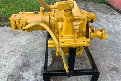 Machinery spares Hydraulic parts Komatsu JV100WA Roller Hydraulic Drive Motor for sale by Dirtworx | Truck & Trailer Marketplace