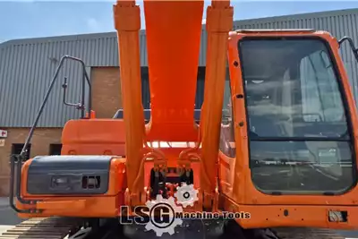 Doosan Excavators DX300 2014 for sale by LSG Machines Tools | AgriMag Marketplace