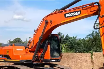 Doosan Excavators 225LCV (22.5ton) 2013 for sale by Armour Plant Sales | Truck & Trailer Marketplace