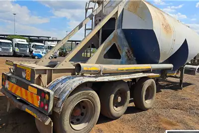 Henred Trailers HENRED TRI AXLE DRY BULK TRAILER for sale by WCT Auctions Pty Ltd  | AgriMag Marketplace