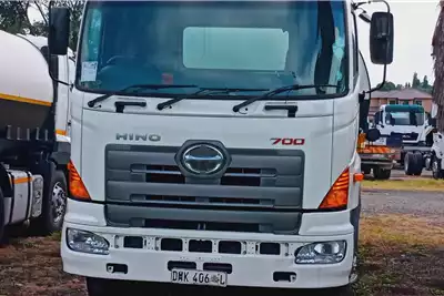 Hino Water bowser trucks HINO 700 EURO 2845 6X4 18000L WATER TANKER 2016 for sale by Country Wide Truck Sales | AgriMag Marketplace