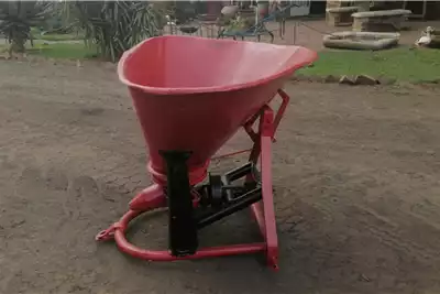 Other Spreaders Fertiliser  Fertilizer Sprinkler 2025 for sale by Vincs se Dinge | AgriMag Marketplace