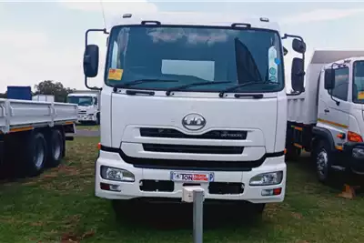 Nissan Water bowser trucks NISSAN UD QUON GW 26 450 18000L WATER TANKER 2019 for sale by 4 Ton Trucks | Truck & Trailer Marketplace