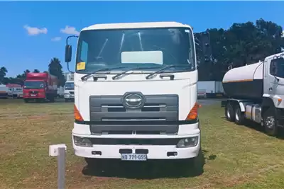 Hino Water bowser trucks HINO 700 2845 18000L WATER TANKER 2017 for sale by 4 Ton Trucks | Truck & Trailer Marketplace