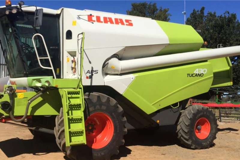 Claas Harvesting equipment Grain harvesters Claas Tucano 430 2009