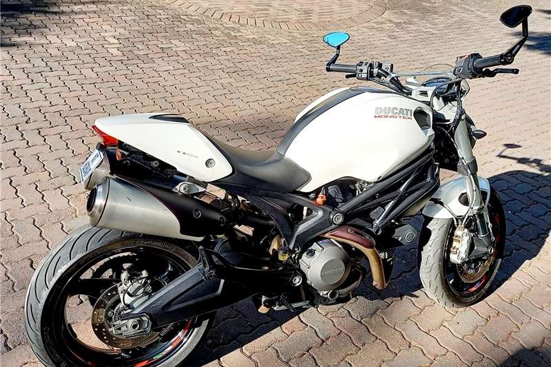 Ducati Monster 696 0