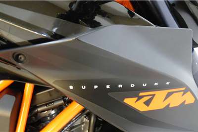  2015 KTM 1290 Super Duke R 