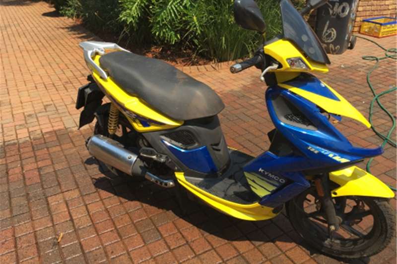 Kymco Super8 scooter 0
