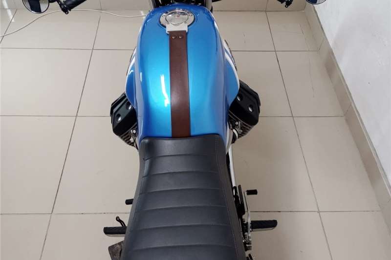  2015 Moto Guzzi V7 