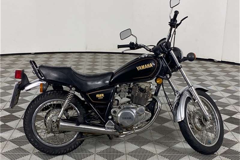 Yamaha SR 2002