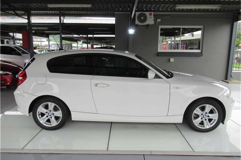 BMW 1 Series 116i 3-door 2011