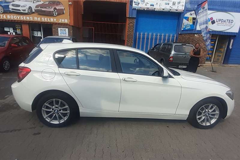 BMW 1 Series 116i 3-door 2012