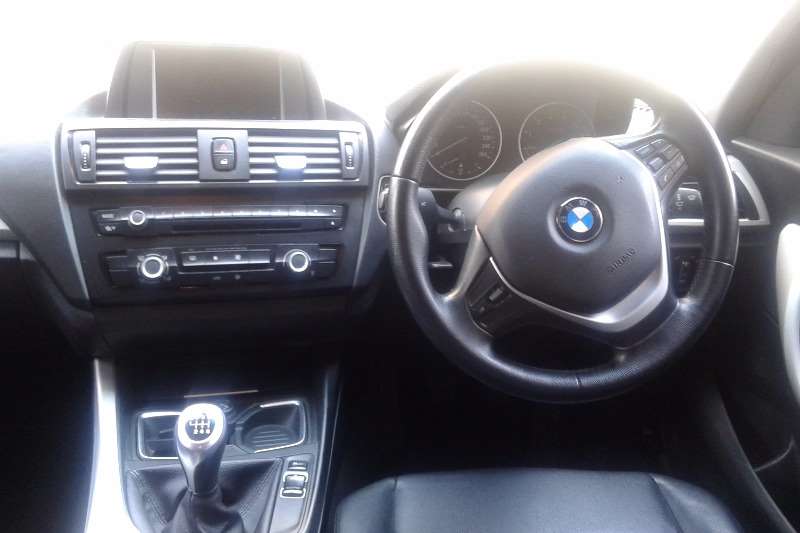 BMW 1 Series 116i 5-door 2012