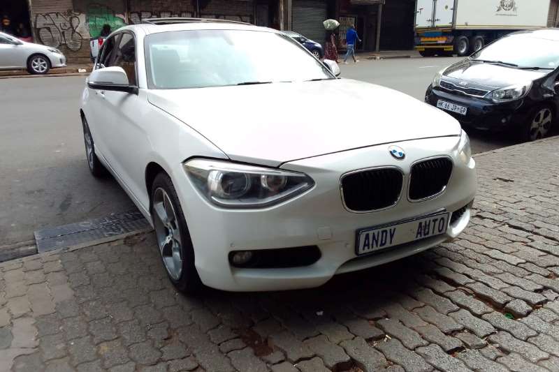 BMW 1 Series 118i 5 door auto 2014