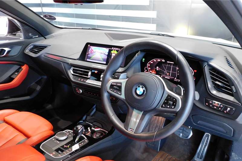  2021 BMW 1 Series 5-door M135i xDRIVE (F40)