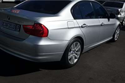  2010 BMW 3 Series 320i