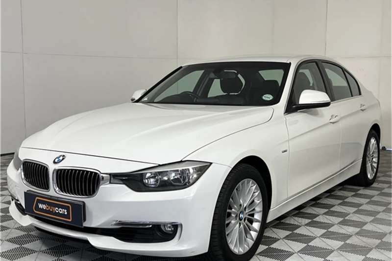 BMW 3 Series 320i Luxury 2012