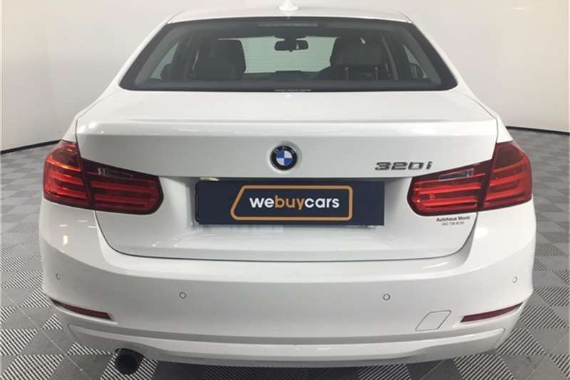 BMW 3 Series 320i Luxury 2014