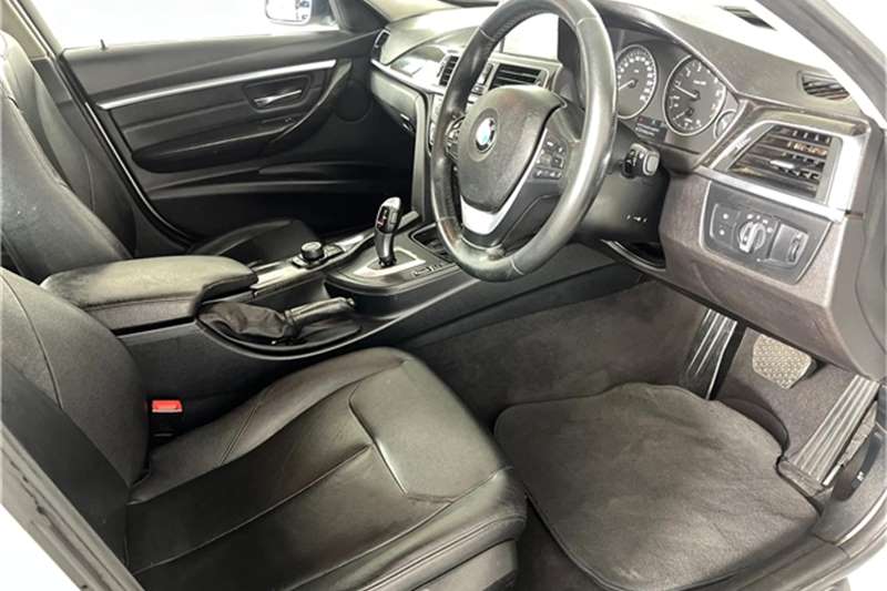 2015 BMW 3 Series 320i Luxury auto