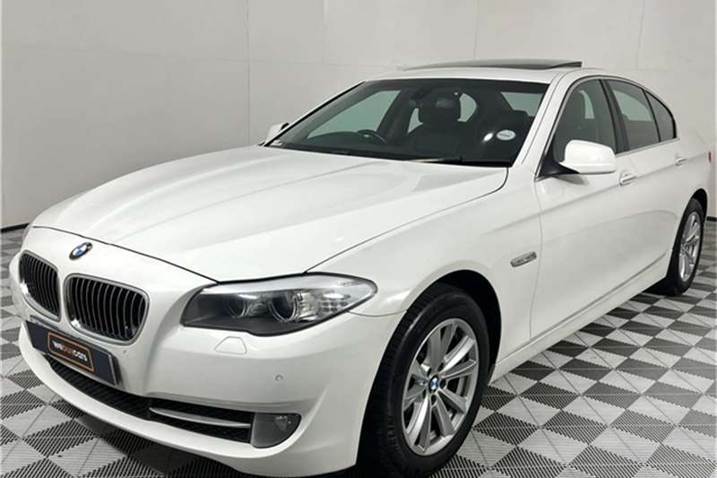BMW 5 Series 523i Exclusive 2011
