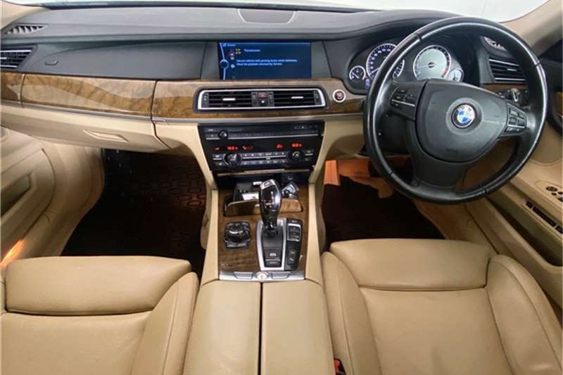  2009 BMW 7 Series 750i Innovations