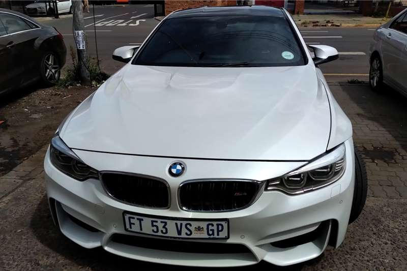 BMW M4 coupe M-DCT 2015