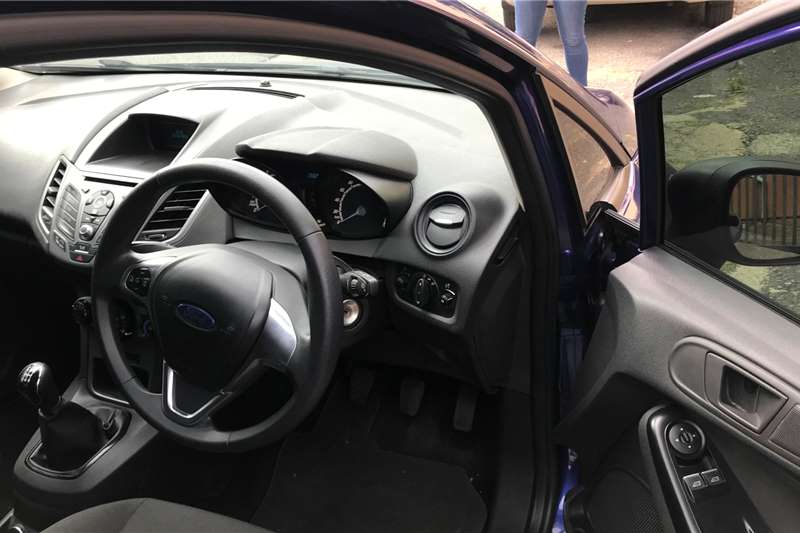 Ford Fiesta 1.4 5-door Ambiente 2015