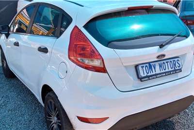  2014 Ford Fiesta Fiesta 1.4i 5-door