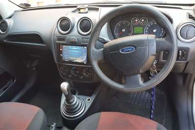  2005 Ford Fiesta Fiesta 1.6i 3-door Trend
