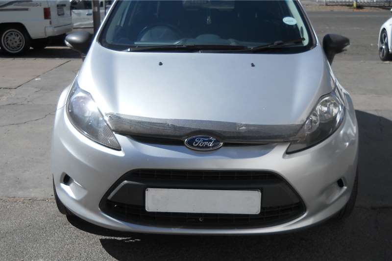 Ford Fiesta 1.6i 5-door Ambiente 2011